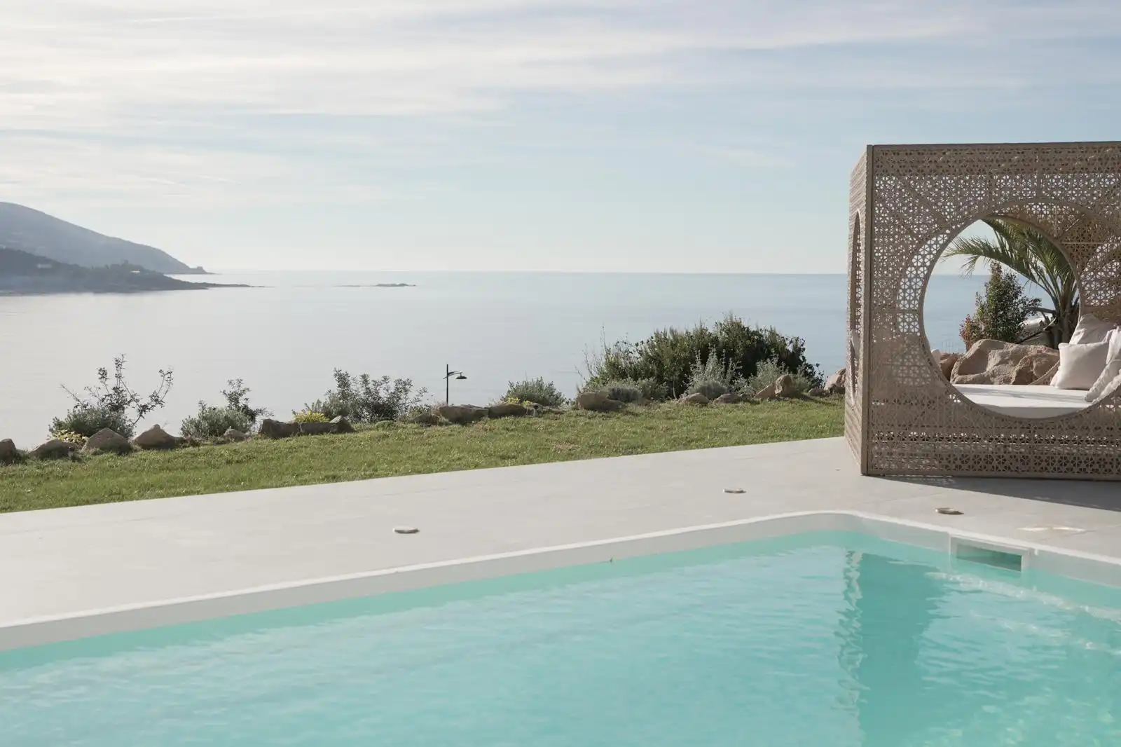 Magnifique vue mer et salon de jardin haut de gamme